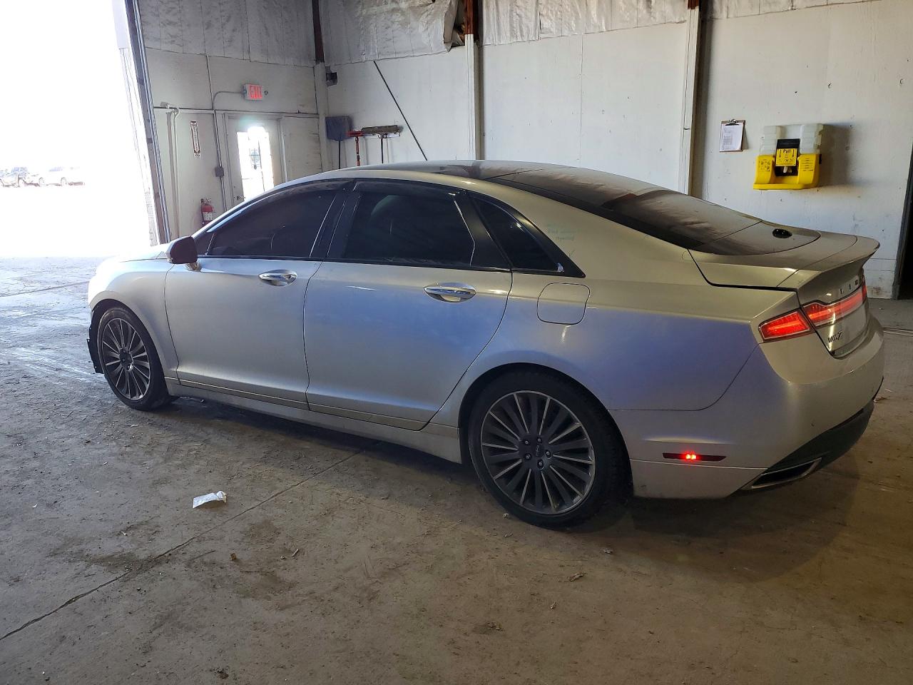 2016 LINCOLN MKZ photo 2