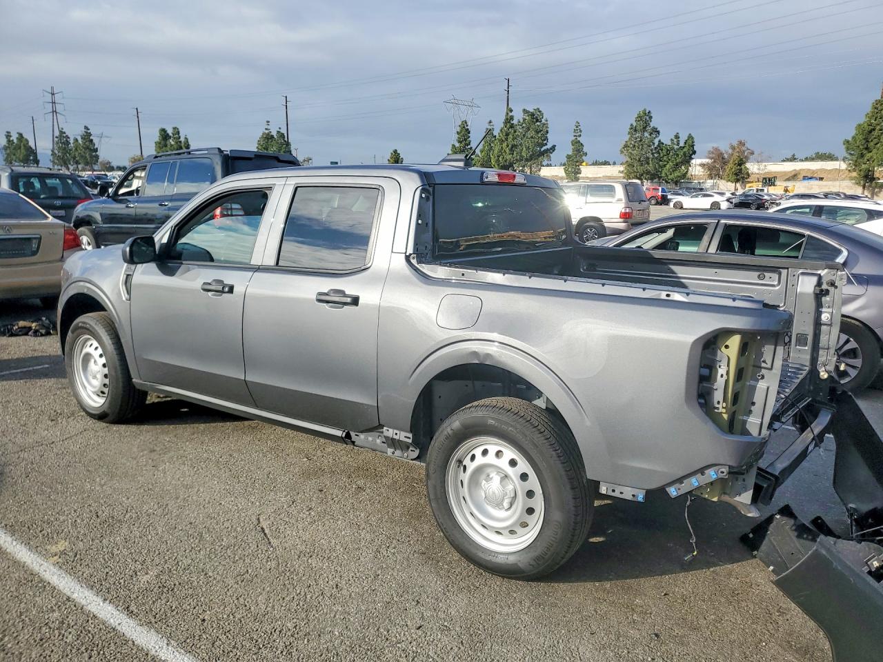 2025 FORD MAVERICK XL photo 2