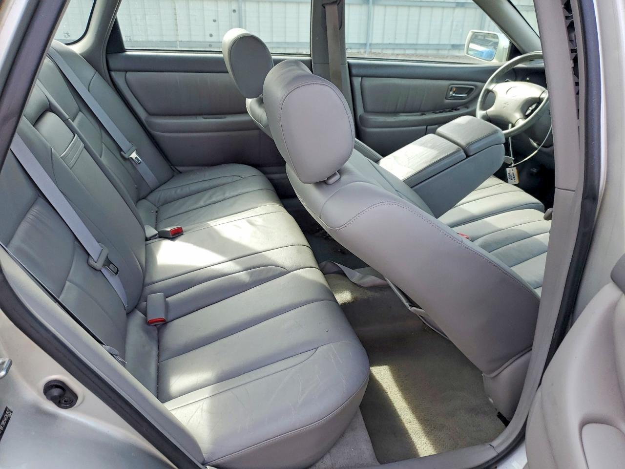 2004 TOYOTA AVALON XL photo 19