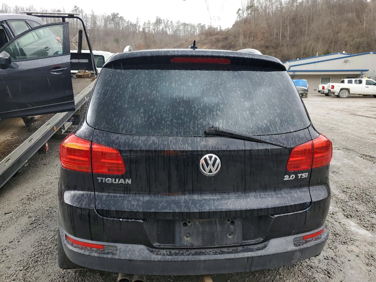 2013 VOLKSWAGEN TIGUAN S photo 11