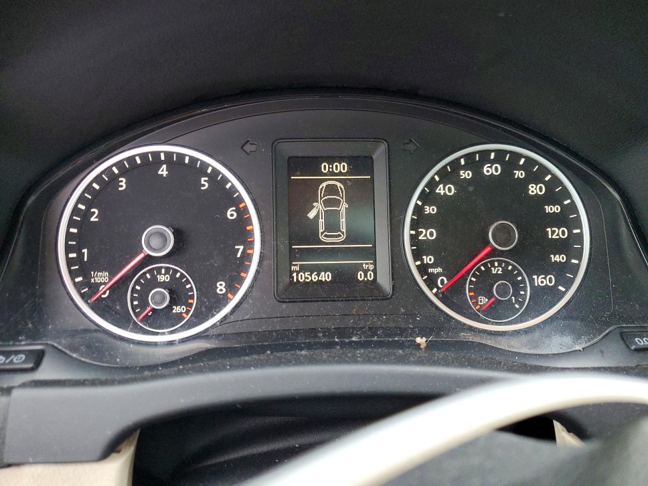 2013 VOLKSWAGEN TIGUAN S photo 17