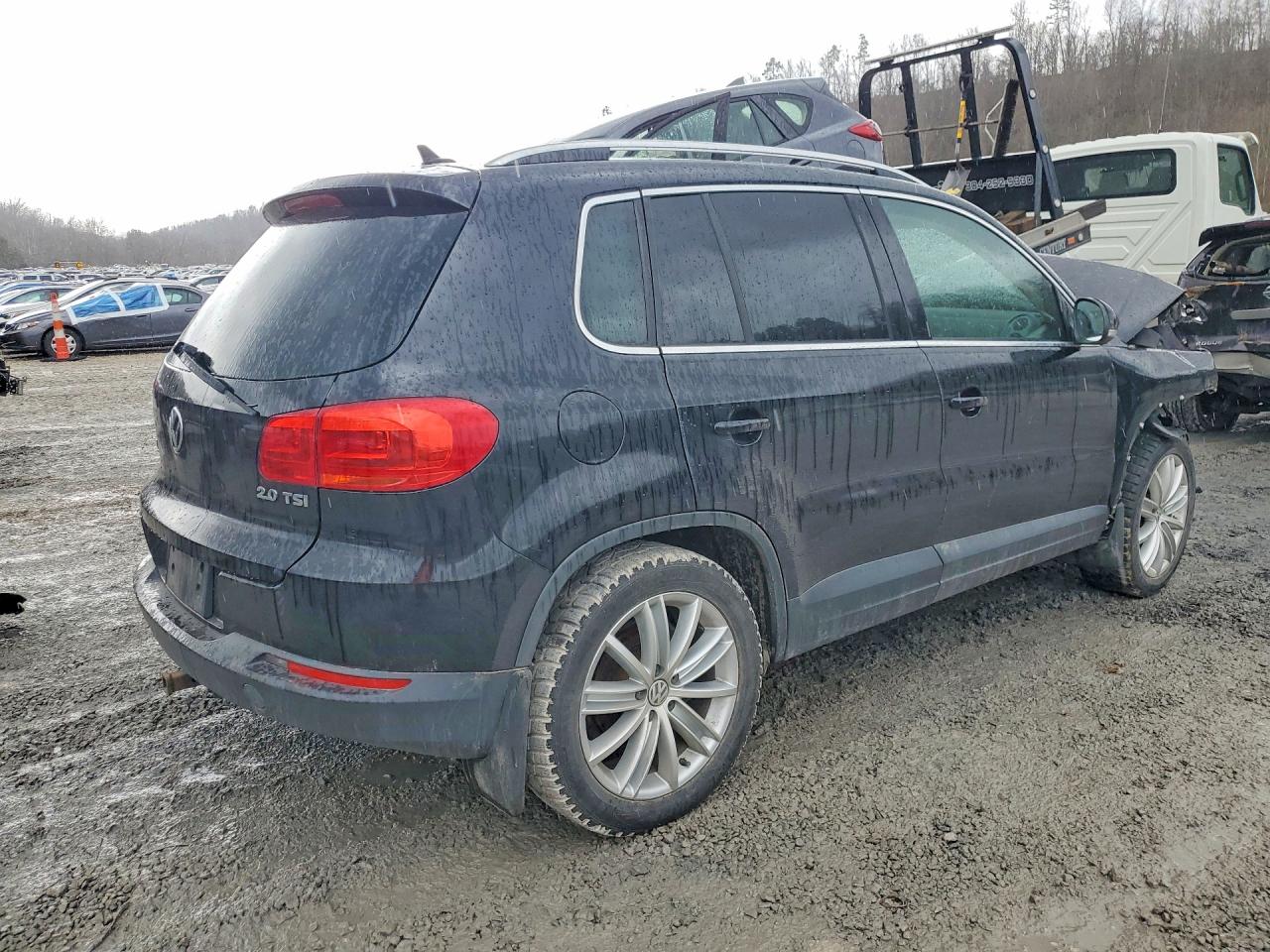 2013 VOLKSWAGEN TIGUAN S photo 5