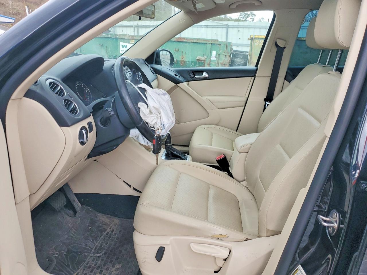 2013 VOLKSWAGEN TIGUAN S photo 13