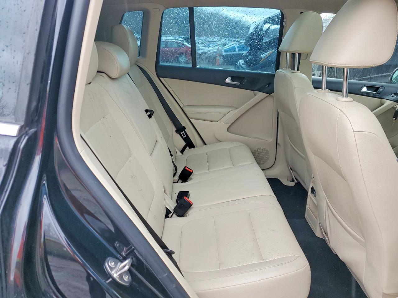 2013 VOLKSWAGEN TIGUAN S photo 21