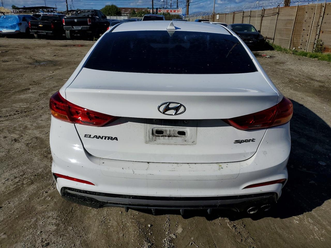 2018 HYUNDAI ELANTRA SPORT photo 11