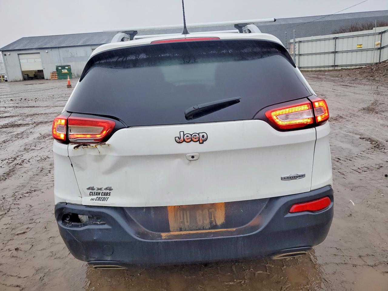 2016 JEEP CHEROKEE LATITUDE photo 11
