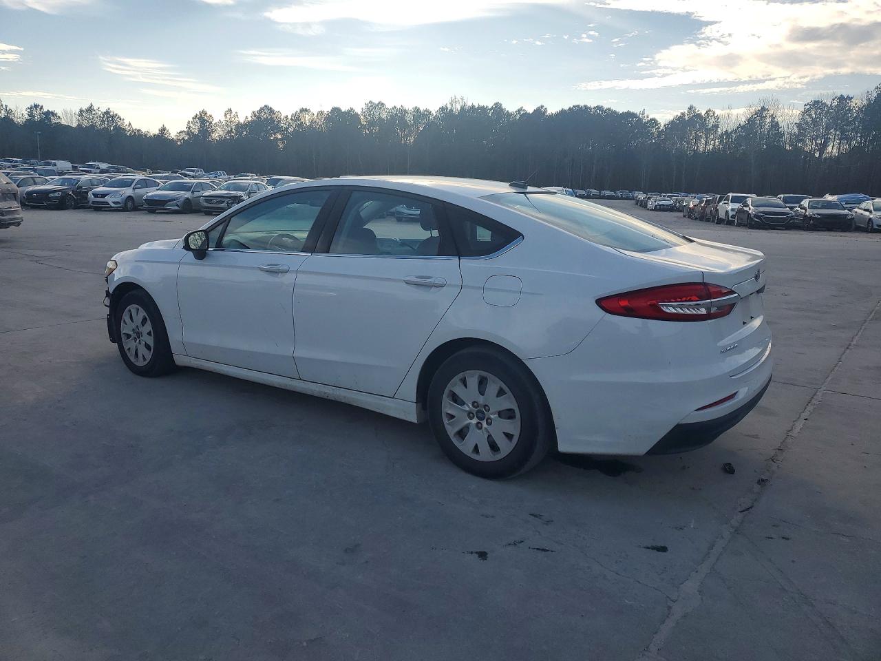 2019 FORD FUSION S photo 2