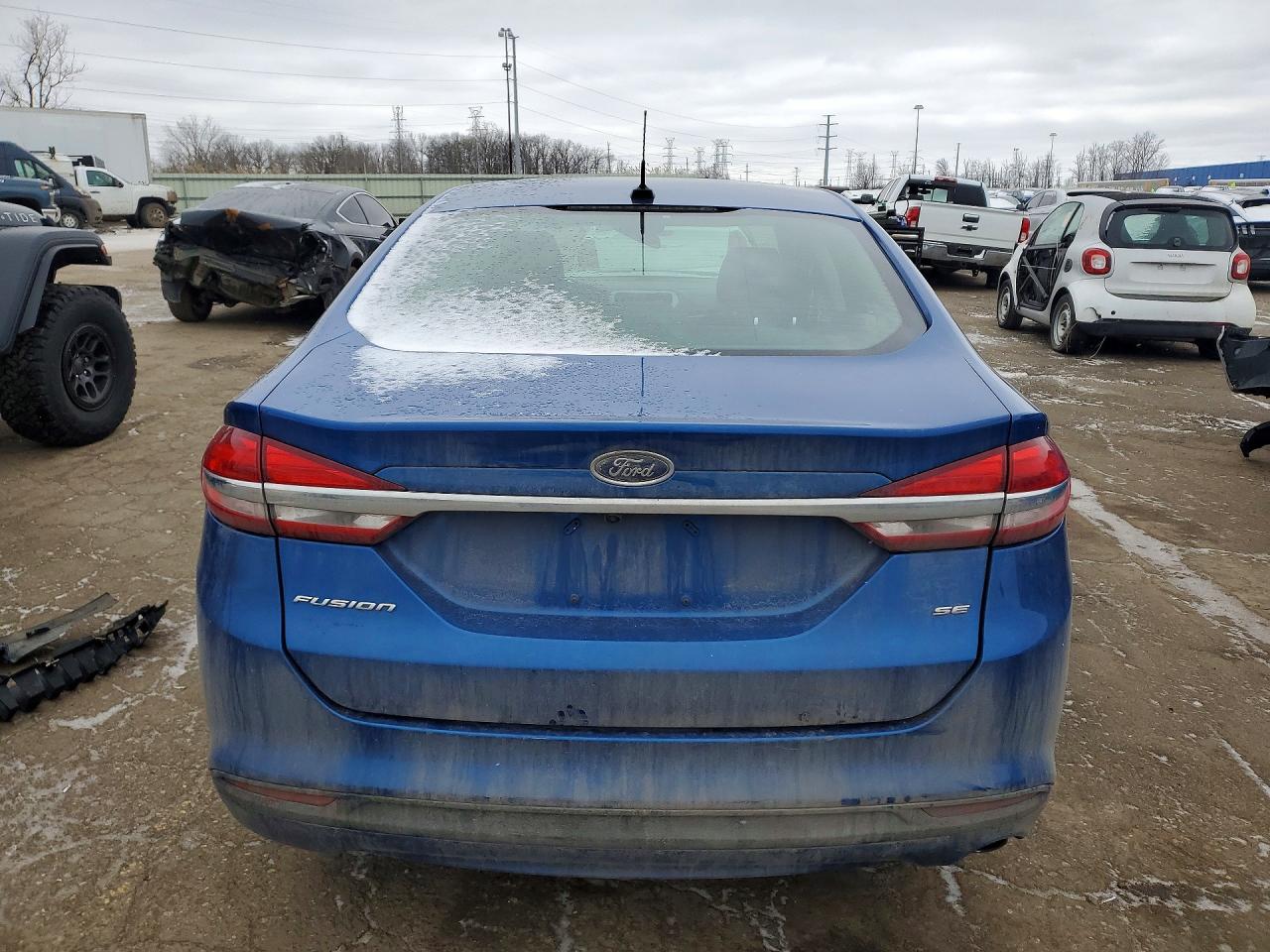 2017 FORD FUSION SE photo 16