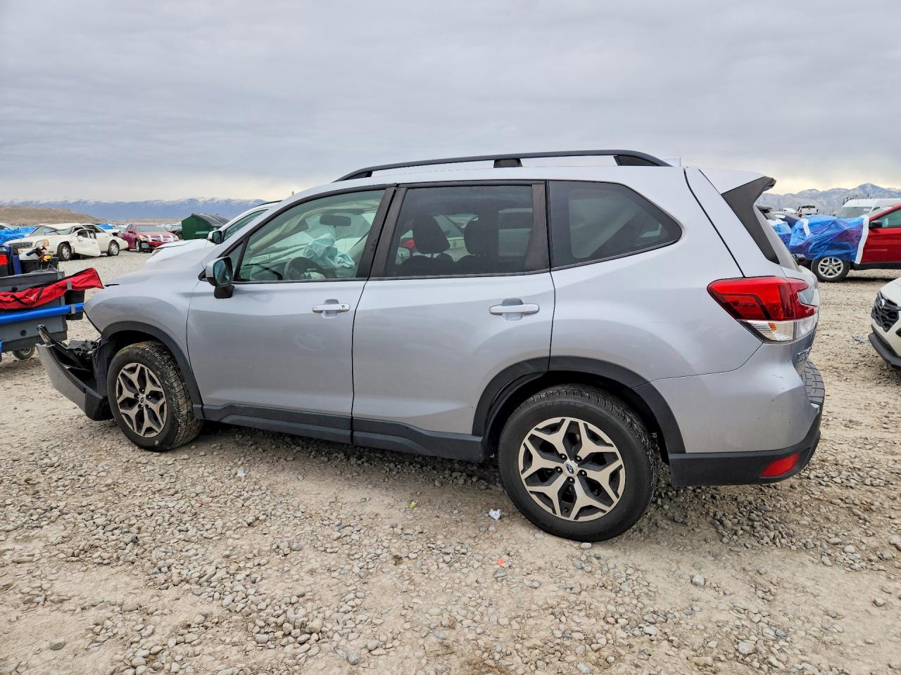 2019 SUBARU FORESTER PREMIUM photo 2