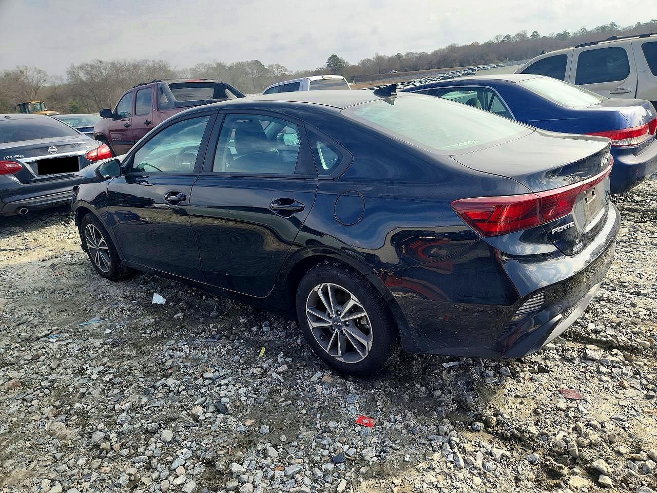 2024 KIA FORTE LX photo 2