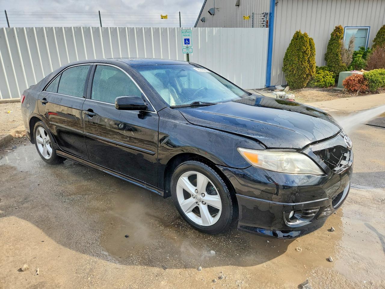 2010 TOYOTA CAMRY SE photo 7