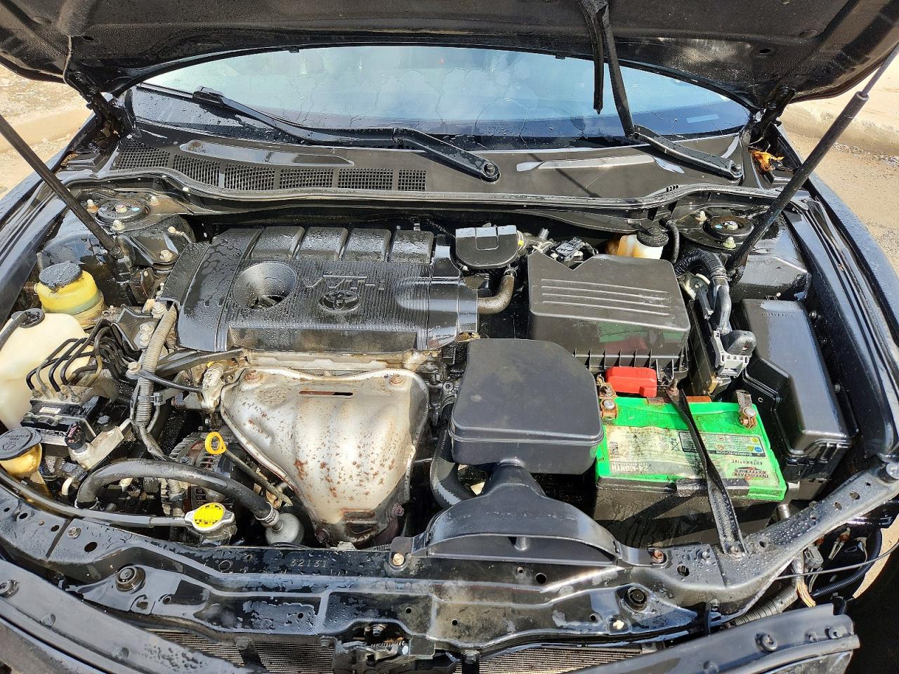 2010 TOYOTA CAMRY SE photo 21