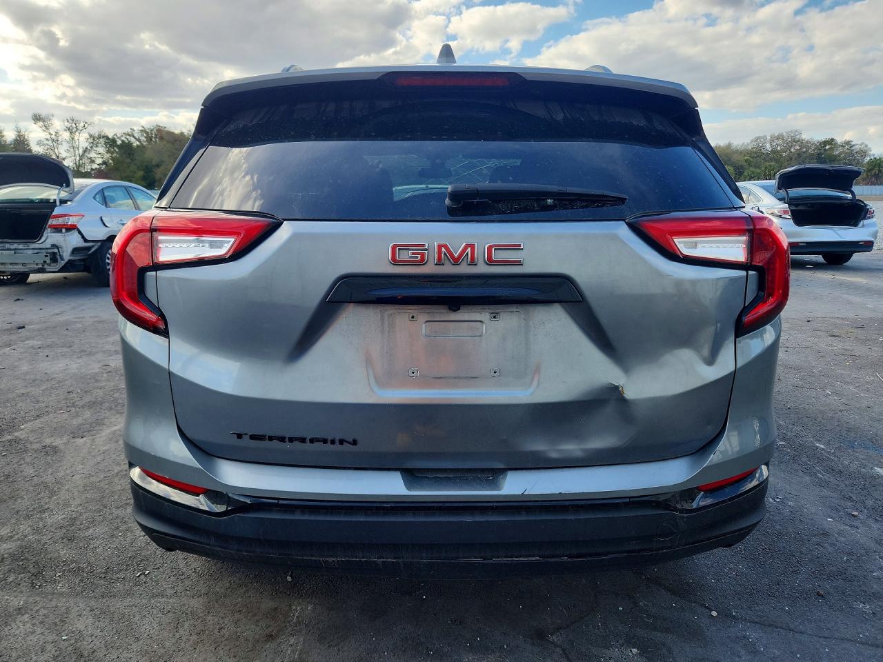 2024 GMC TERRAIN SLE photo 21