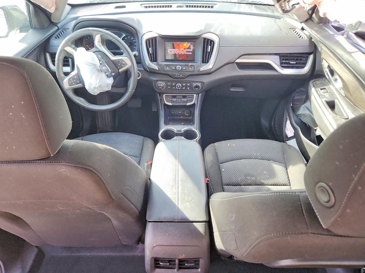 2024 GMC TERRAIN SLE photo 29