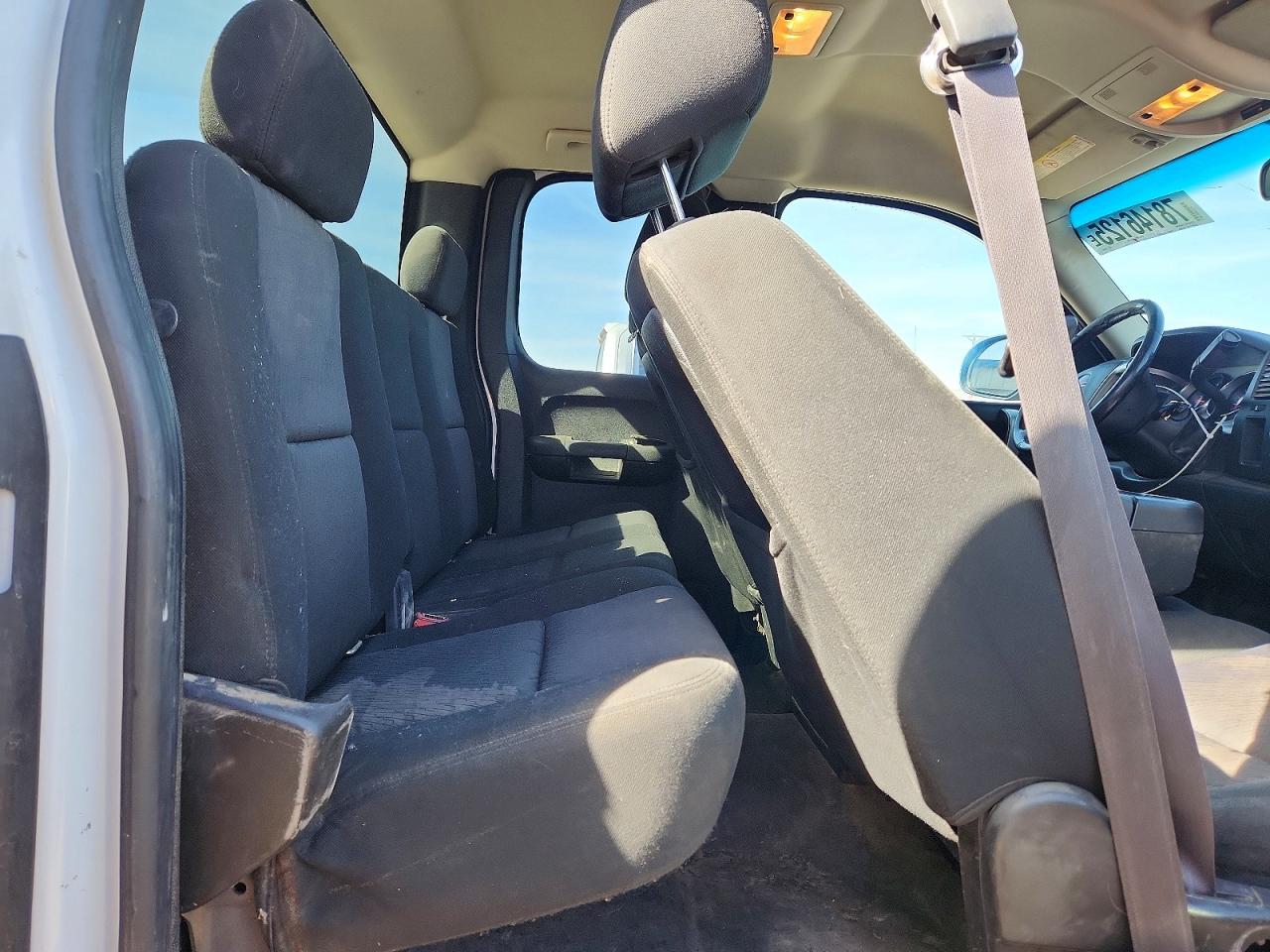 2011 GMC SIERRA C2500 SLE photo 28