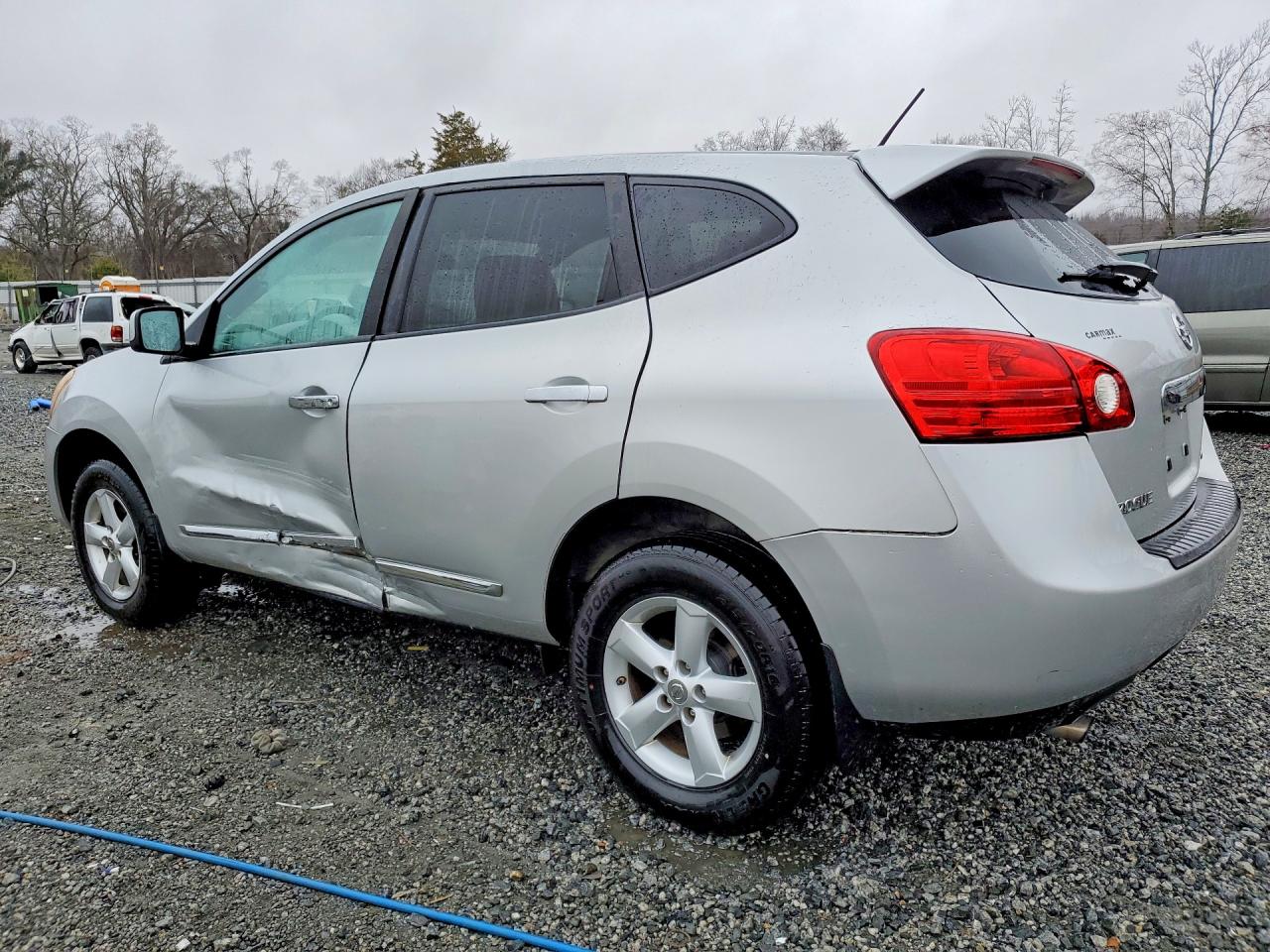 2013 NISSAN ROGUE photo 2