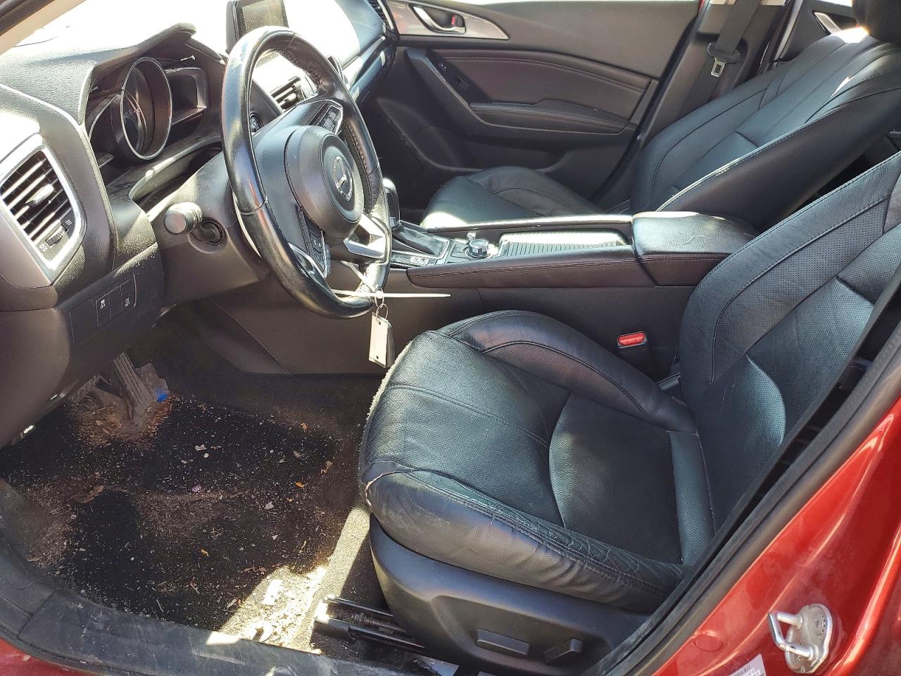 2018 MAZD 3 GRAND TOURING photo 13