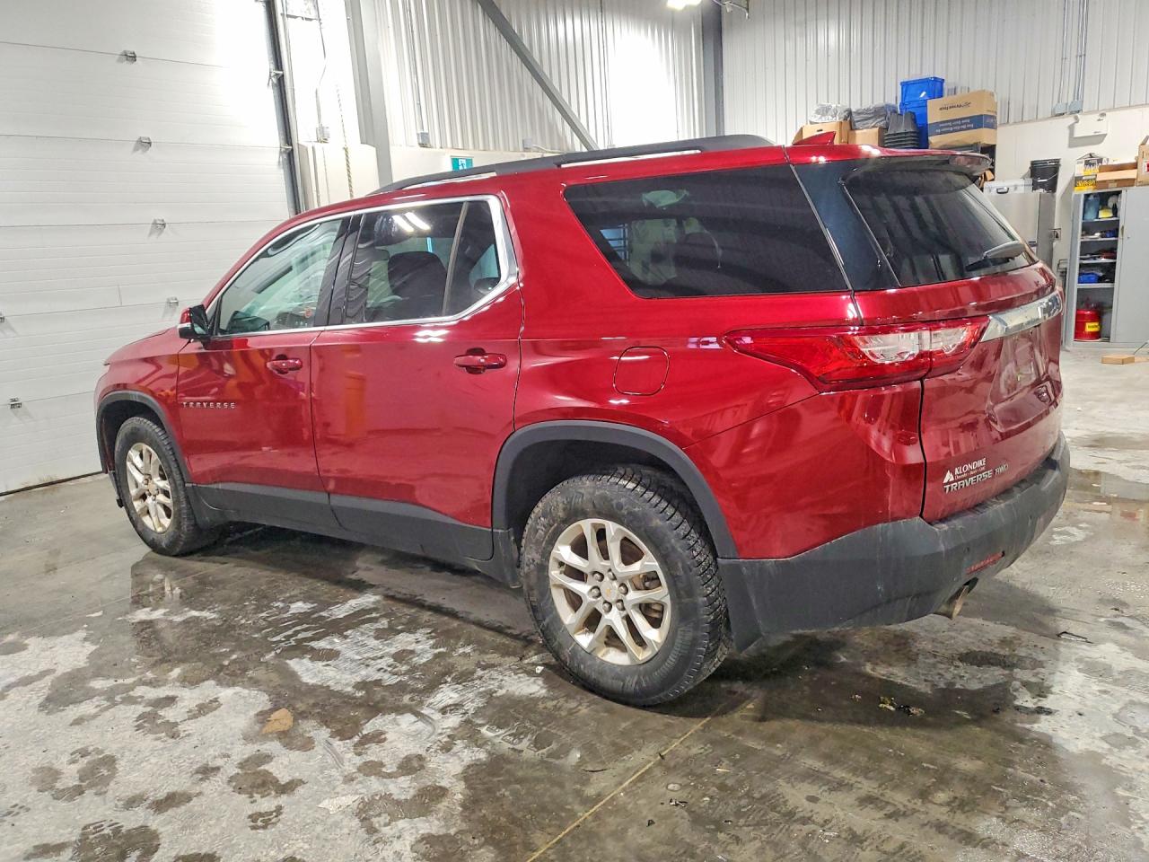 2020 CHEVROLET TRAVERSE LT photo 2