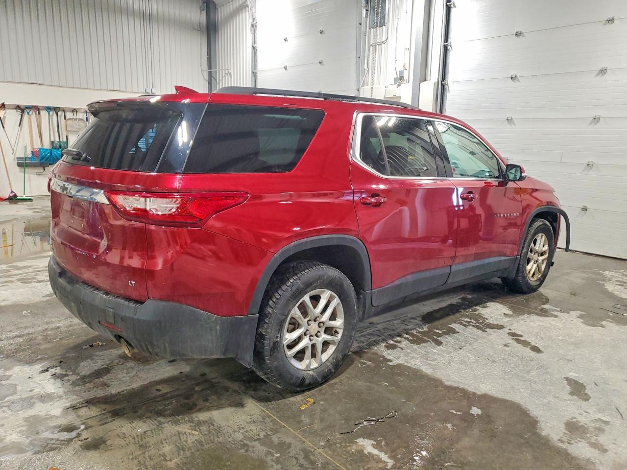 2020 CHEVROLET TRAVERSE LT photo 3