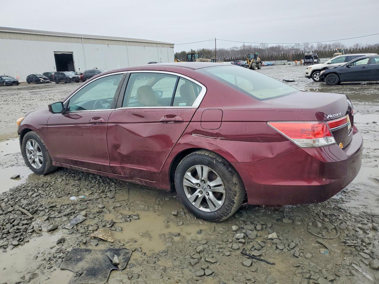 2011 HOND ACCORD LXP photo 2