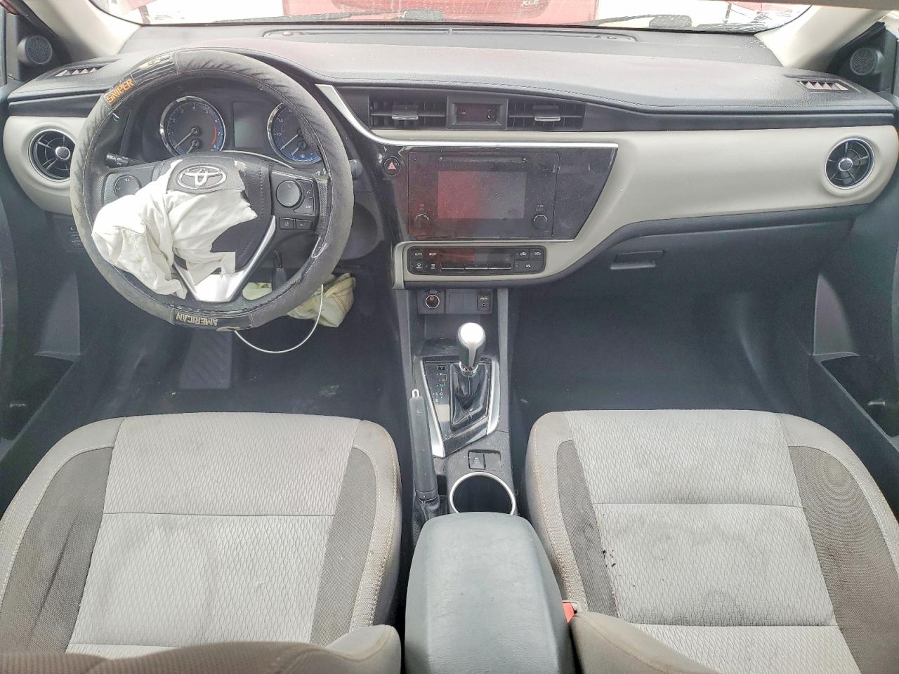 2019 TOYOTA COROLLA L photo 8