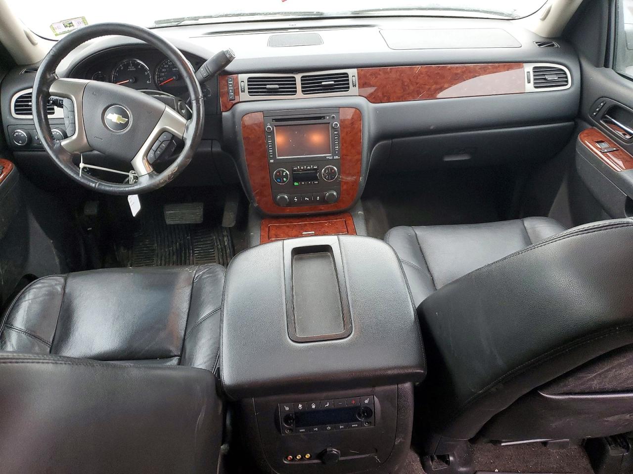 2013 CHEVROLET SUBURBAN K1500 LTZ photo 8