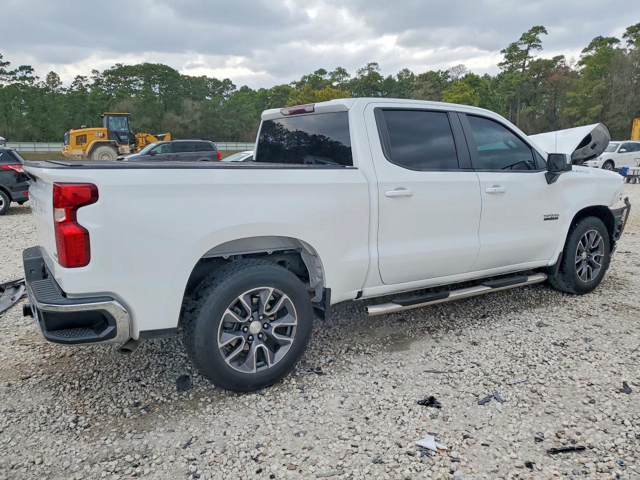 2021 CHEVROLET SILVERADO C1500 LT photo 3