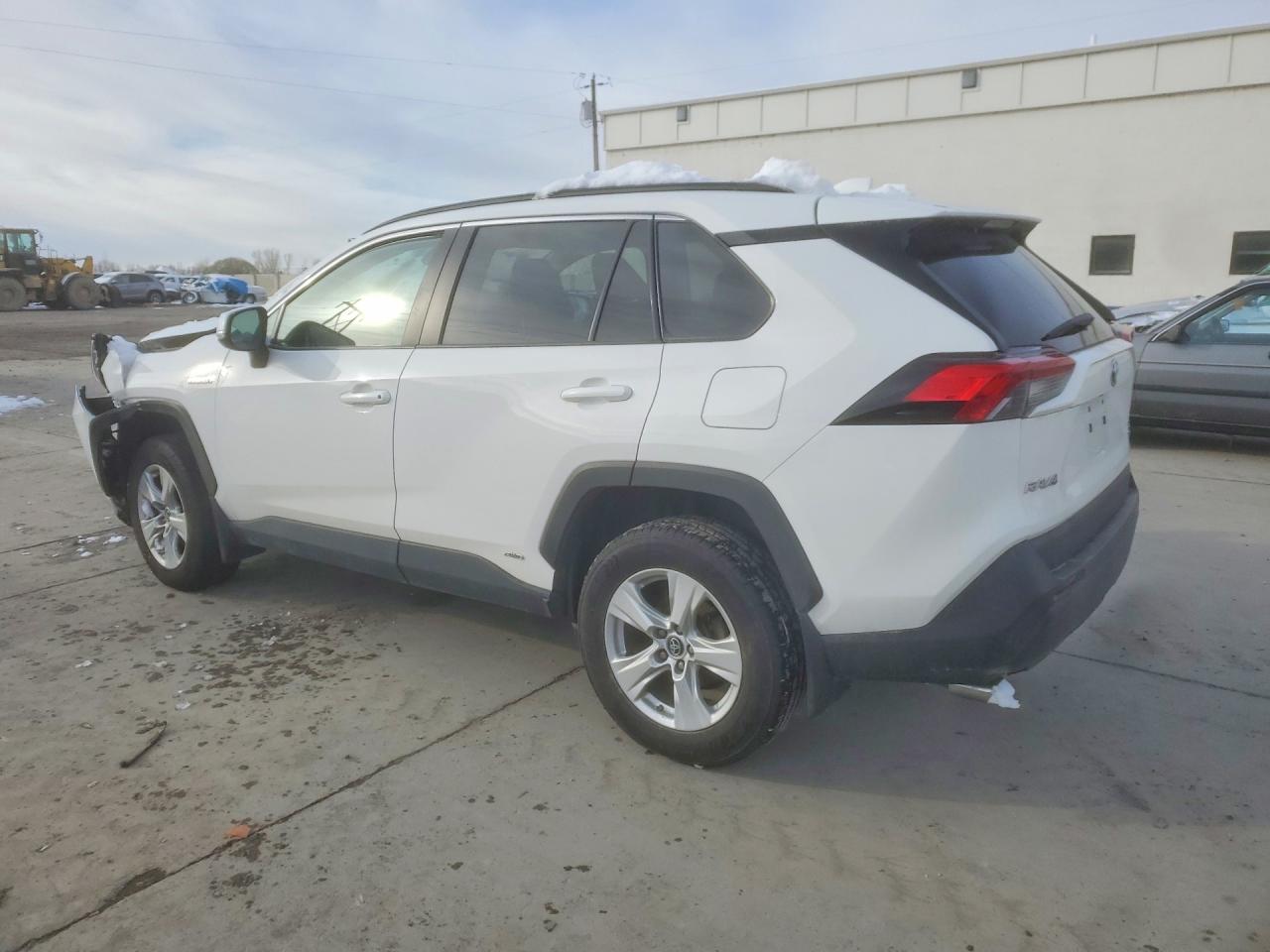 2019 TOYOTA RAV4 photo 2