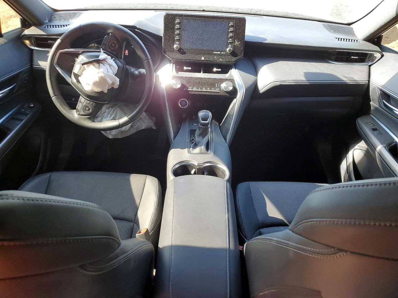 2021 TOYOTA VENZA LE photo 22