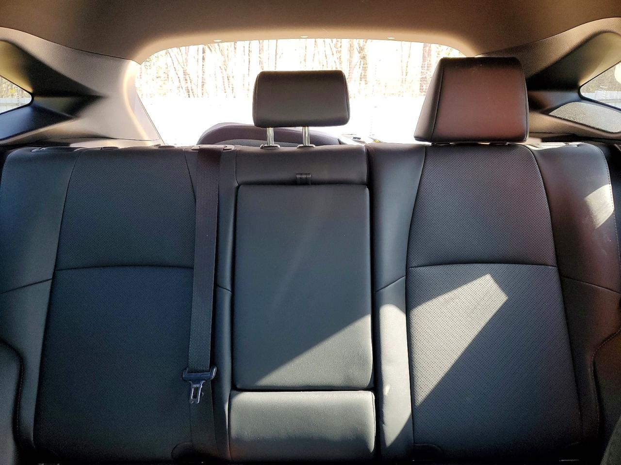 2021 TOYOTA VENZA LE photo 28