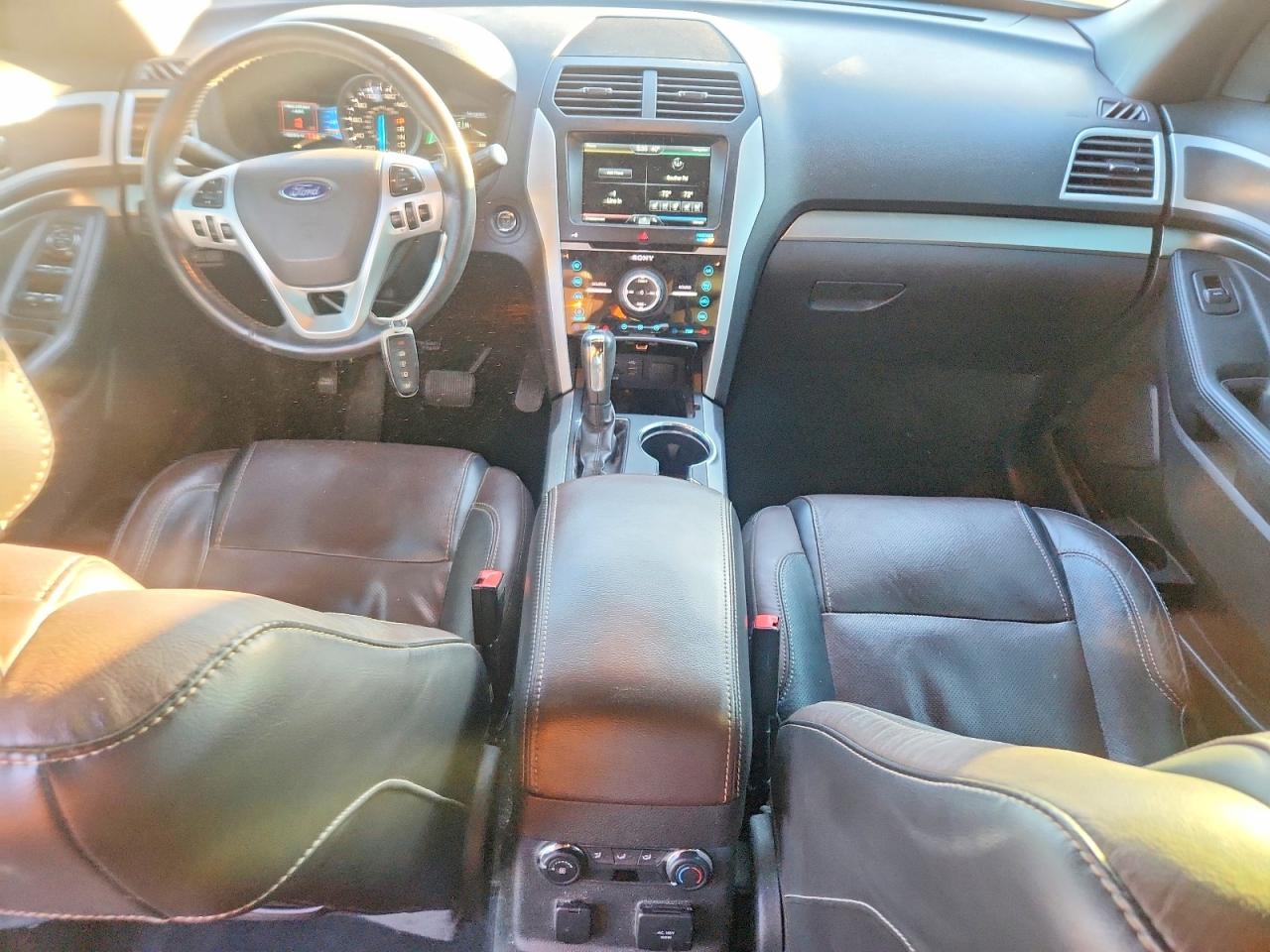 2015 FORD EXPLORER photo 15