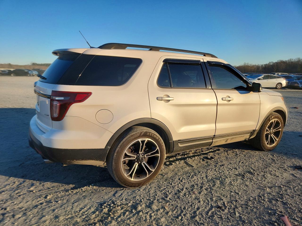 2015 FORD EXPLORER photo 5