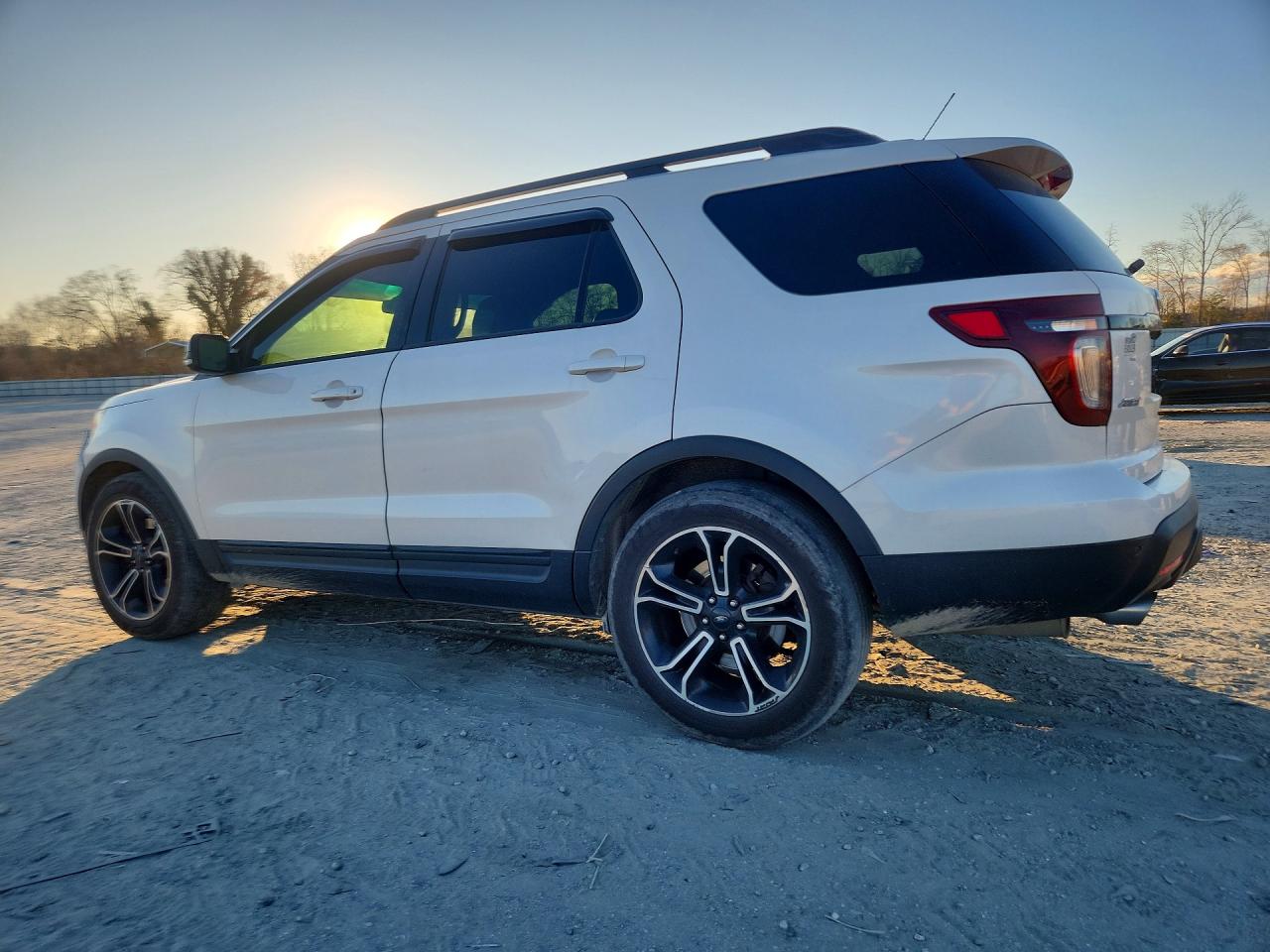 2015 FORD EXPLORER photo 3