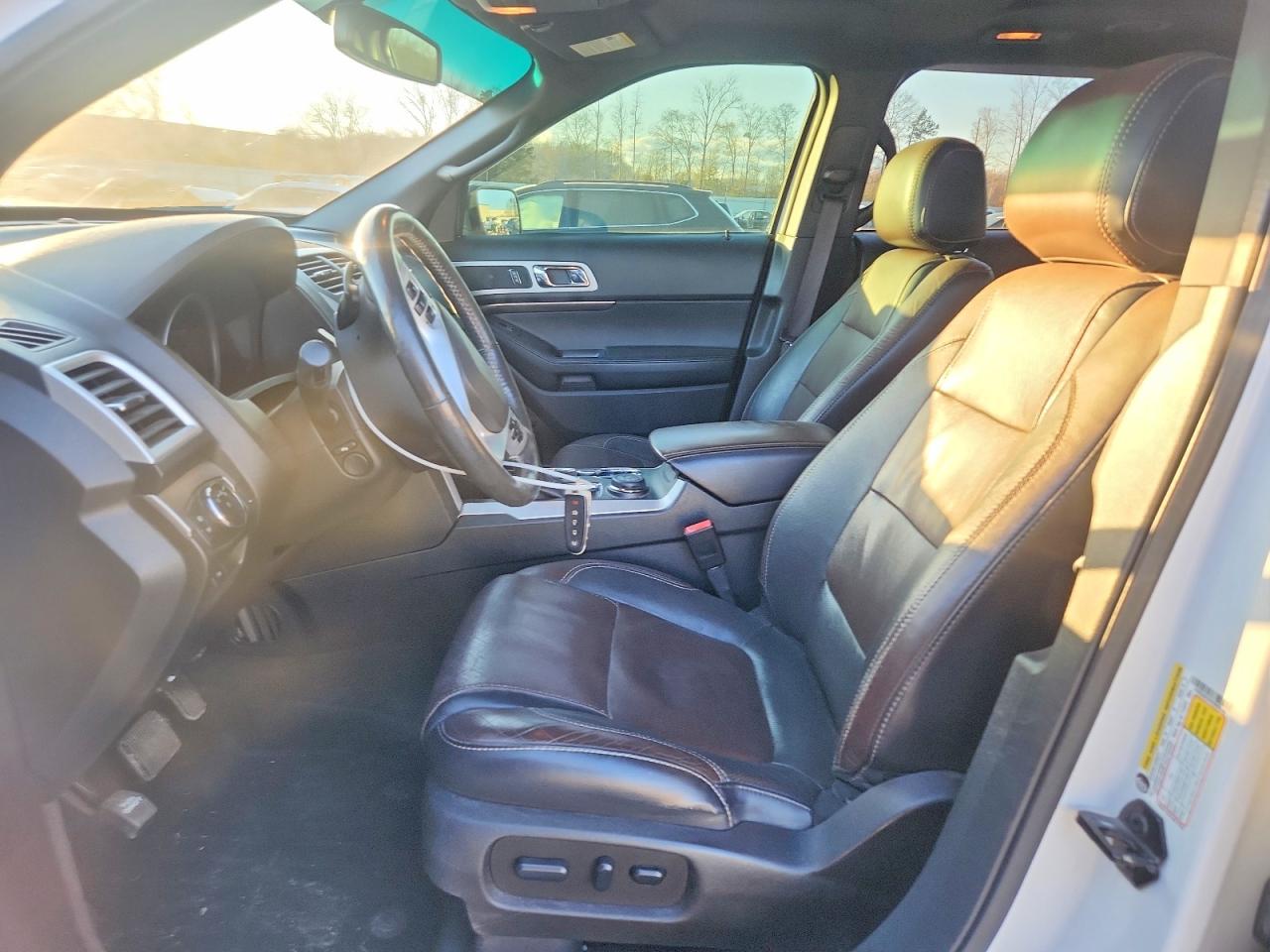 2015 FORD EXPLORER photo 13