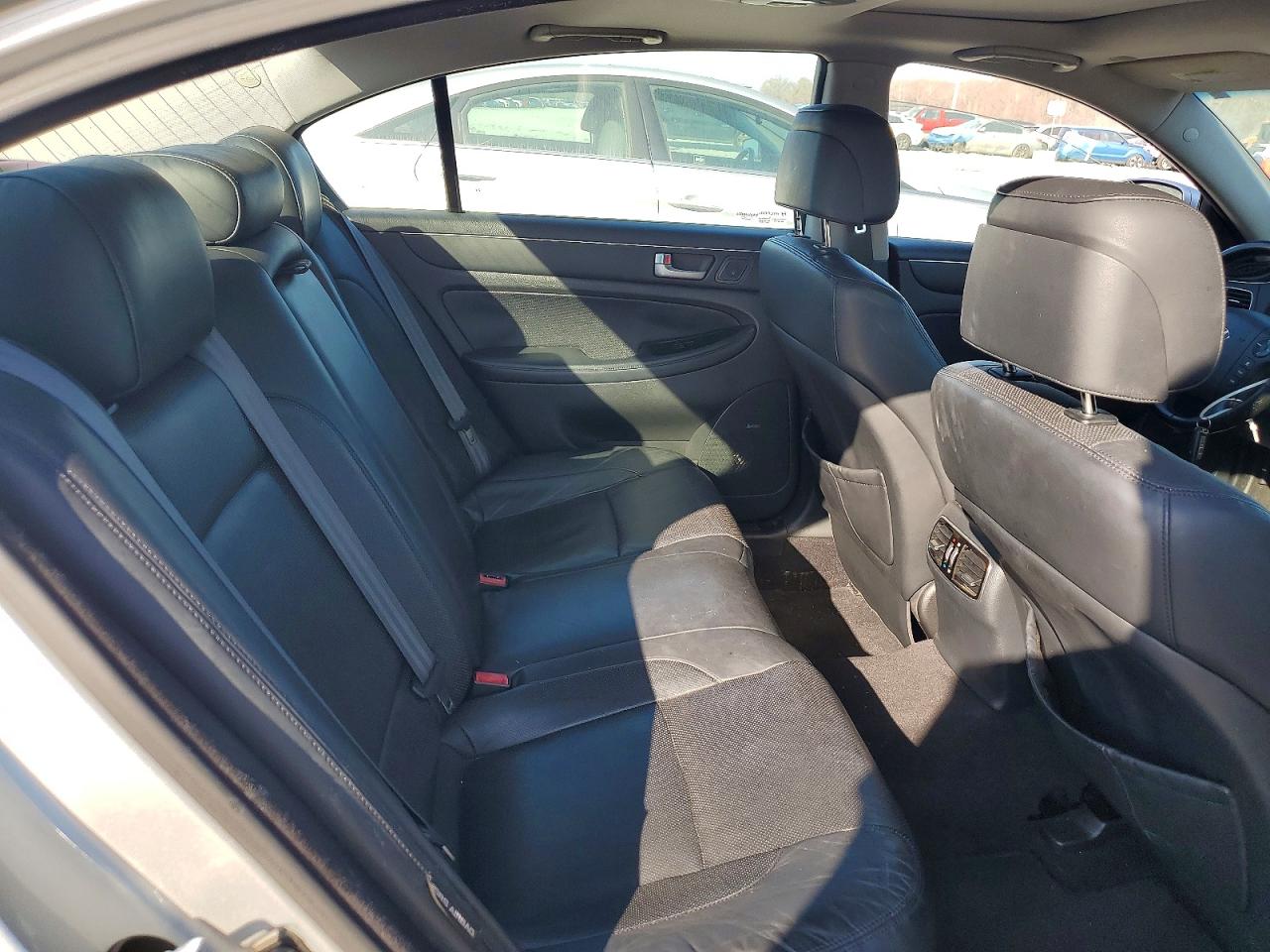 2013 HYUNDAI GENESIS 3.8L photo 19