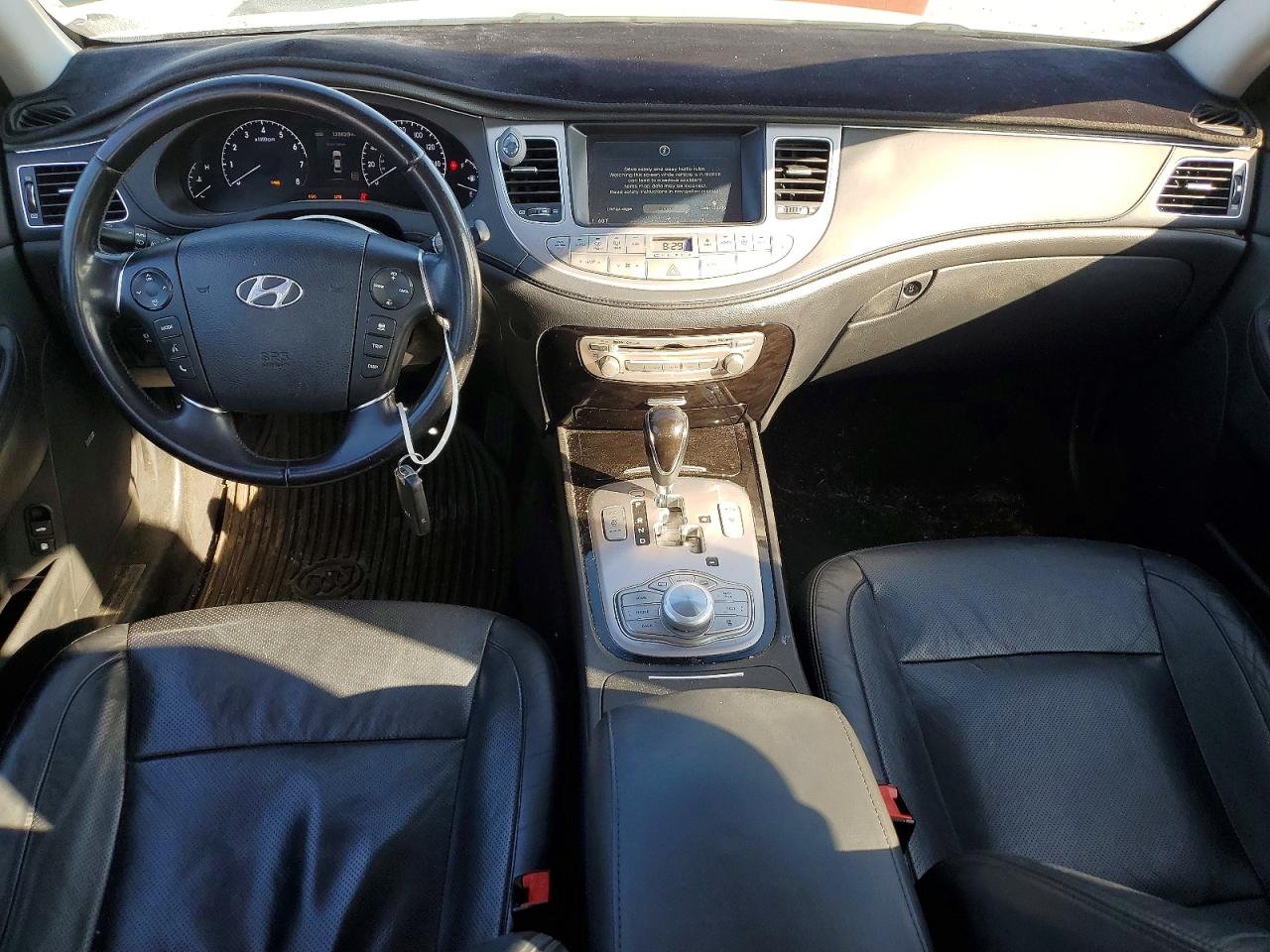 2013 HYUNDAI GENESIS 3.8L photo 15