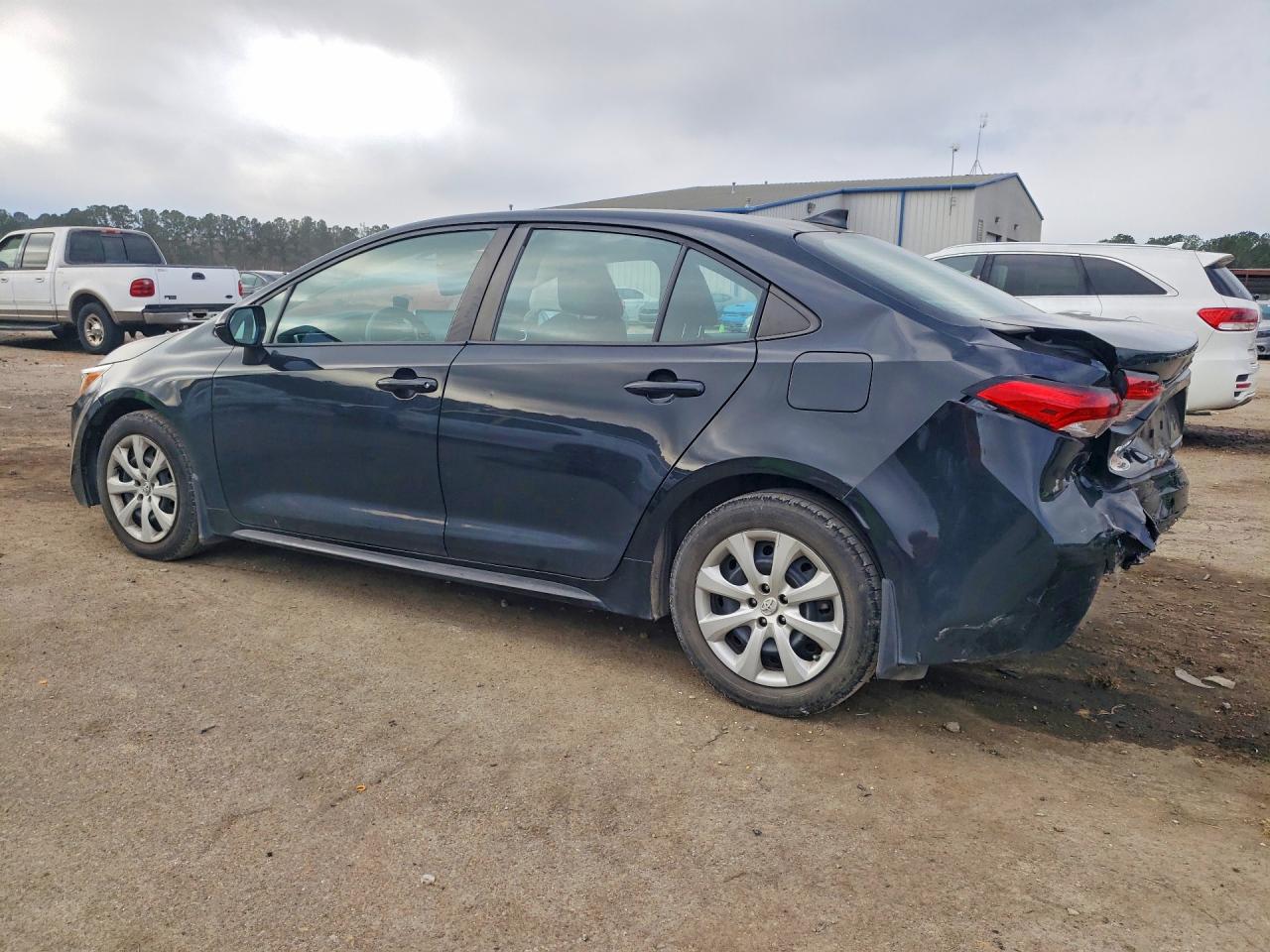 2020 TOYOTA COROLLA LE photo 3