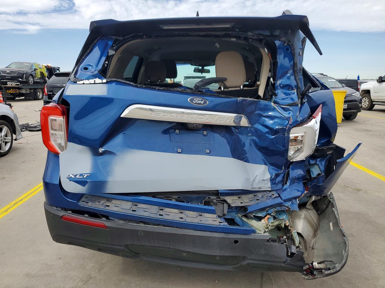 2021 FORD EXPLORER XLT photo 16