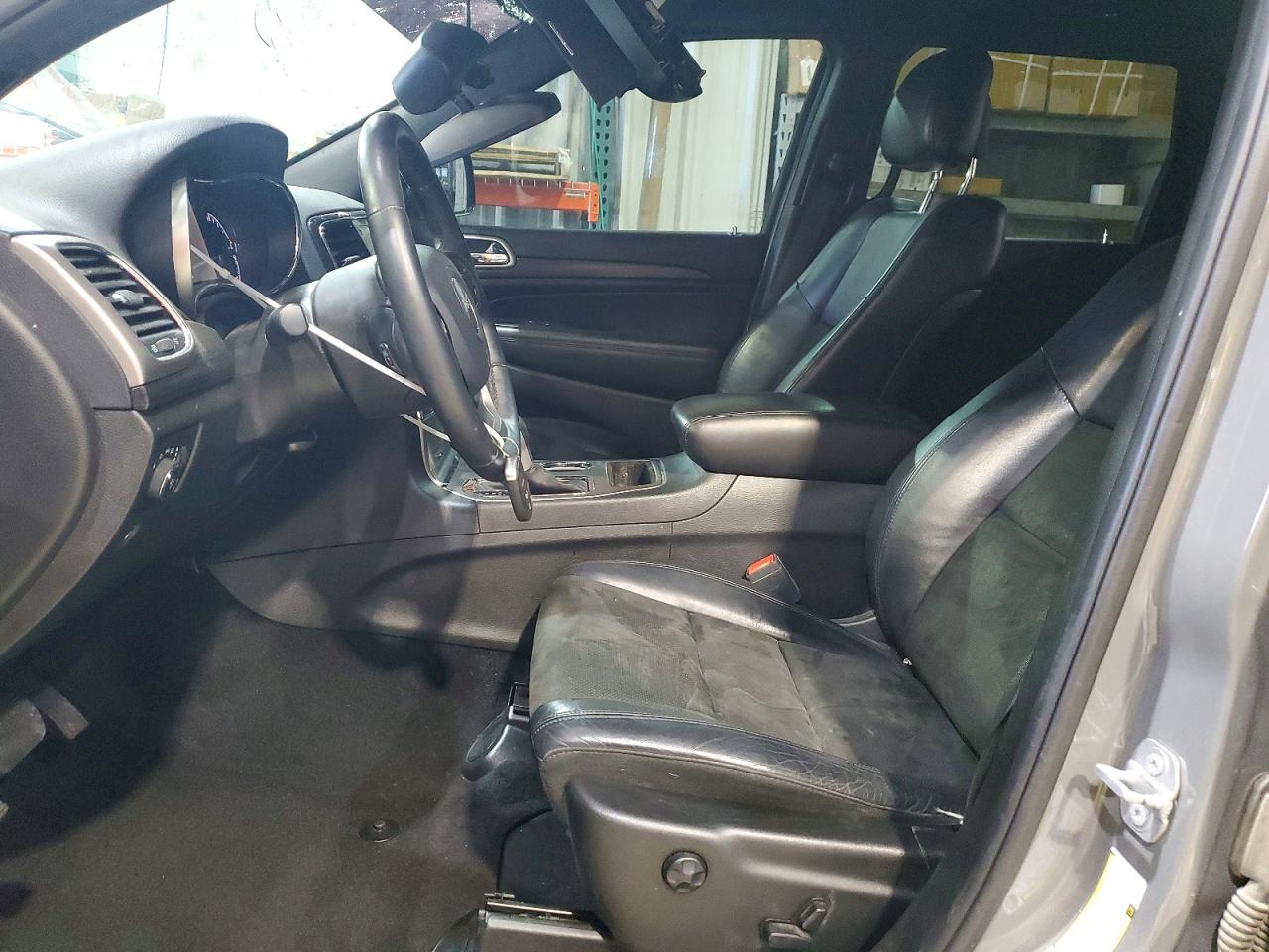 2019 JEEP GRAND CHEROKEE LAREDO photo 19
