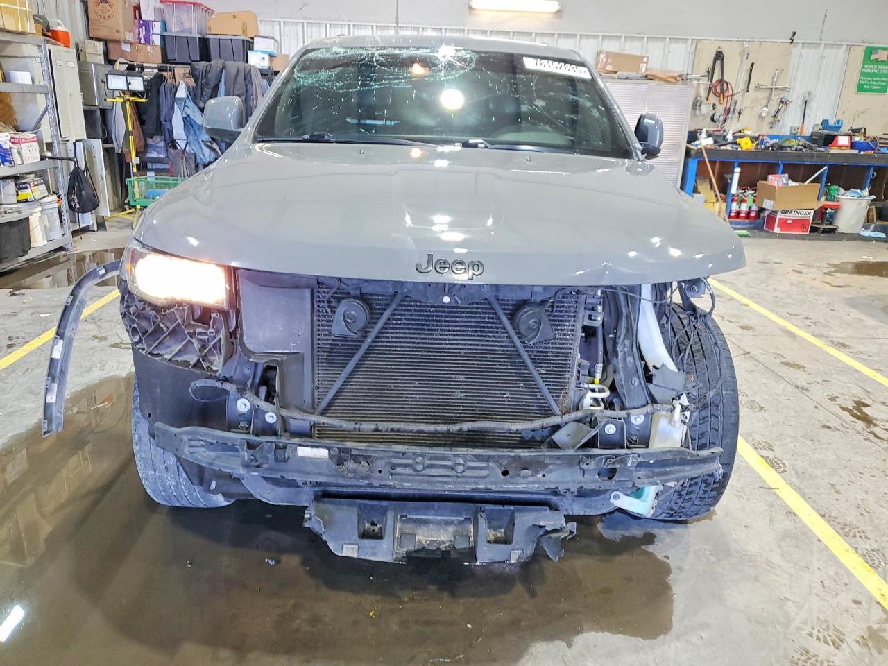 2019 JEEP GRAND CHEROKEE LAREDO photo 13