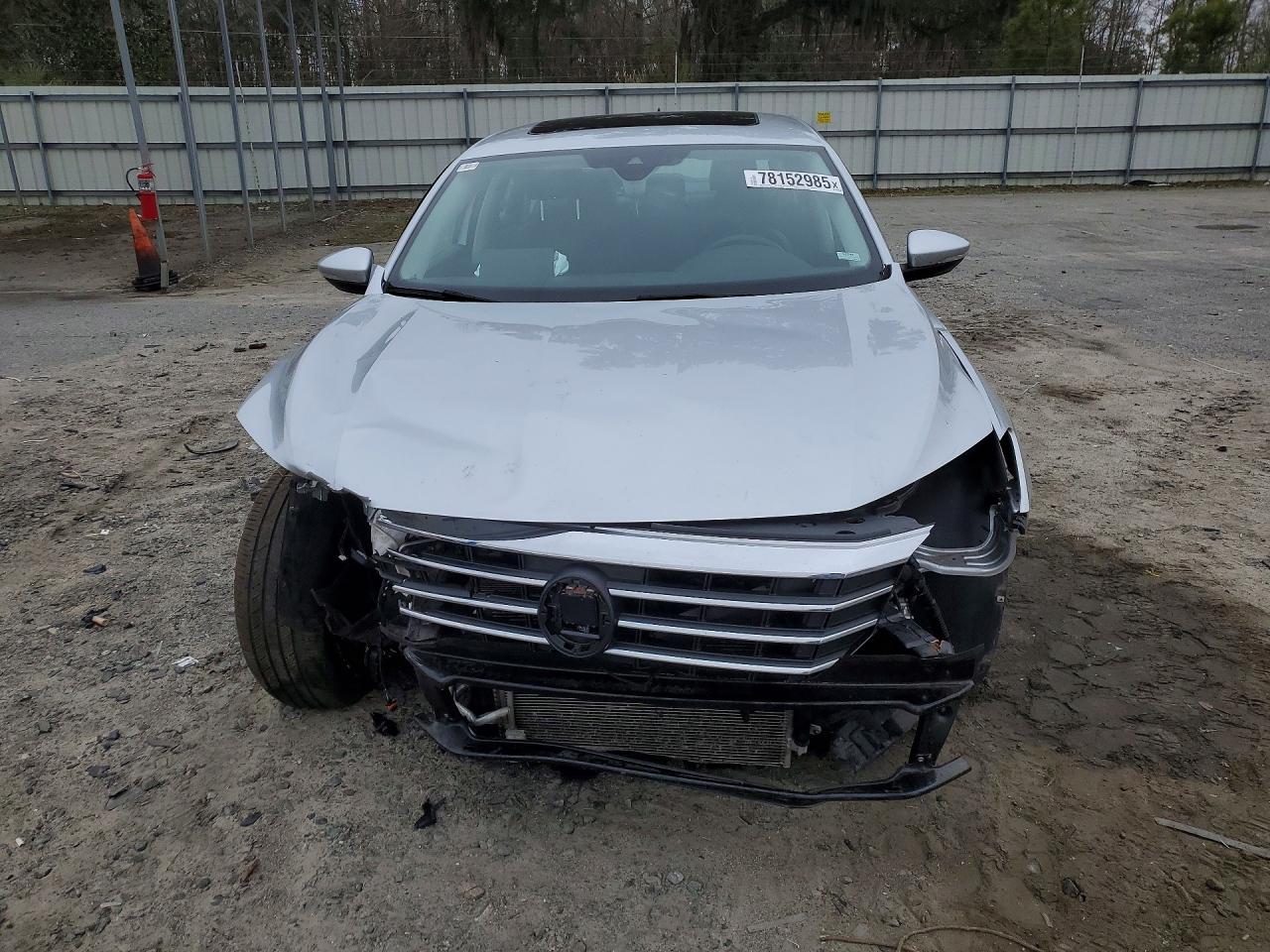 2021 VOLKSWAGEN PASSAT SE photo 9
