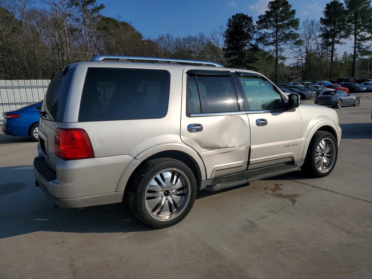 2004 LINCOLN NAVIGATOR photo 7