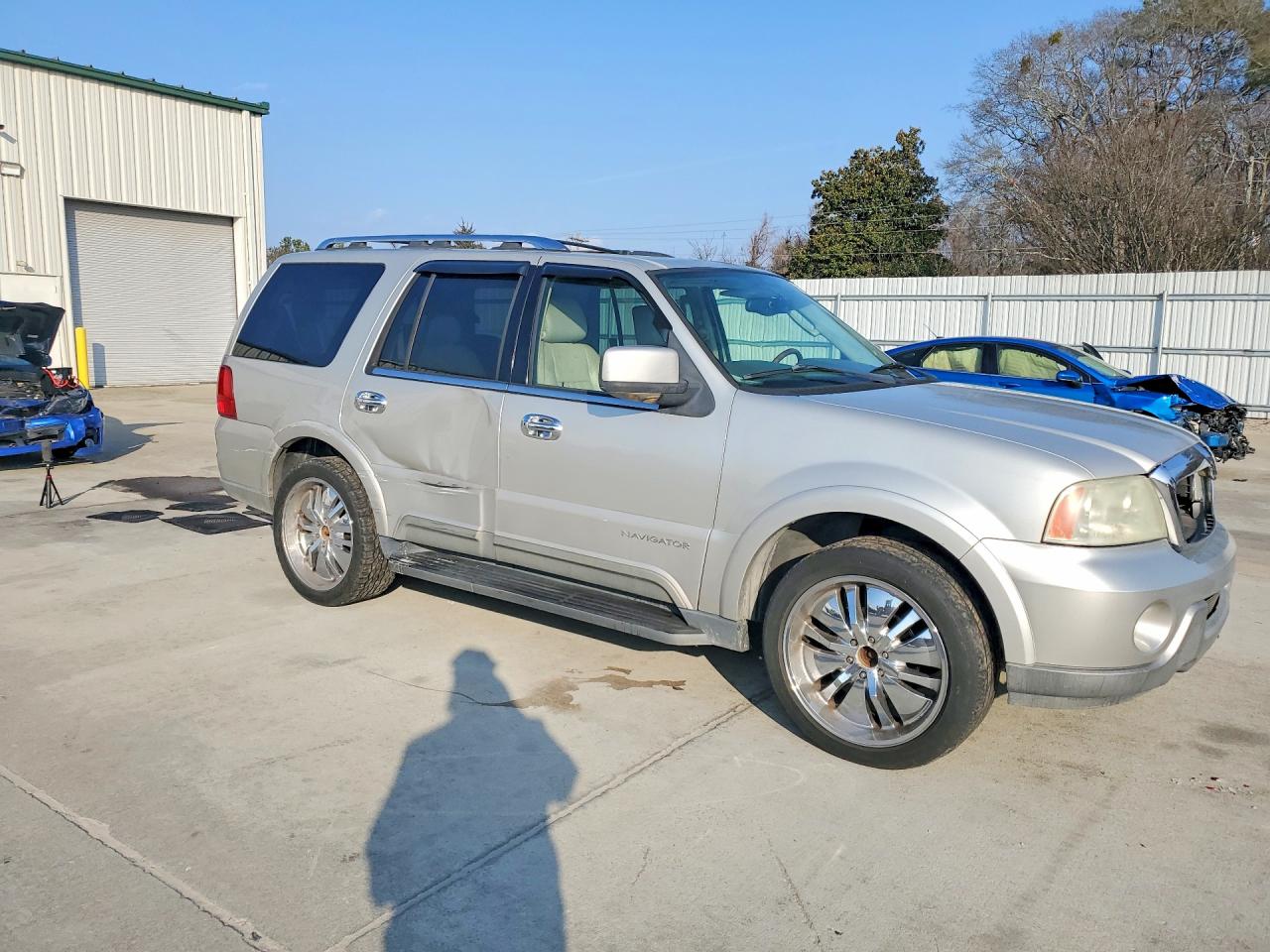 2004 LINCOLN NAVIGATOR photo 10