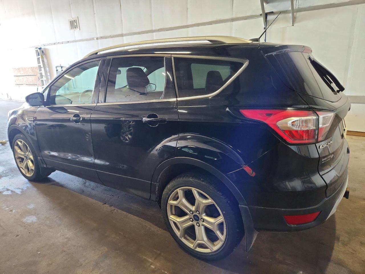 2017 FORD ESCAPE TITANIUM photo 3