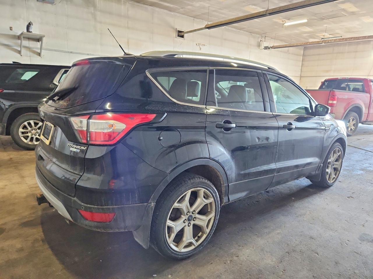 2017 FORD ESCAPE TITANIUM photo 5