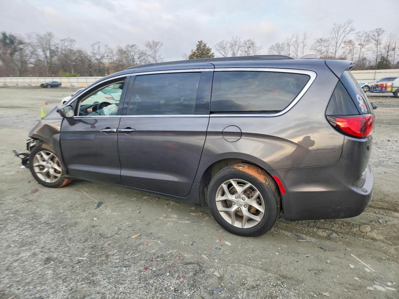 2019 CHRYSLER PACIFICA TOURING PLUS photo 2