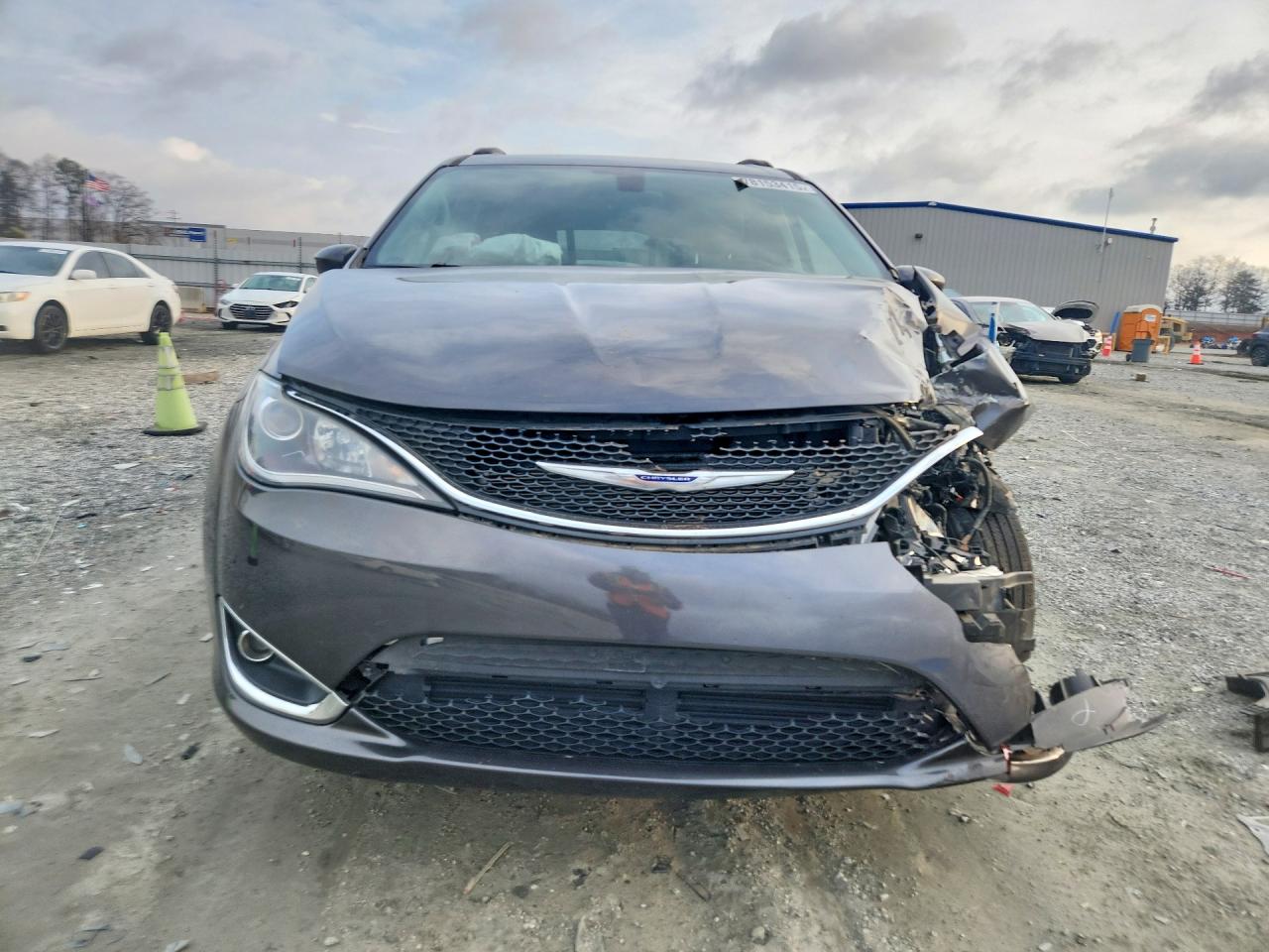 2019 CHRYSLER PACIFICA TOURING PLUS photo 5