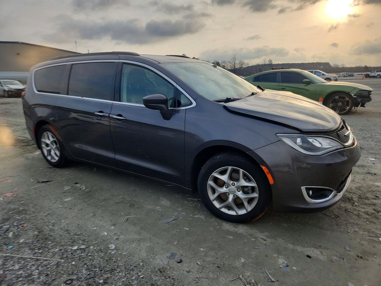 2019 CHRYSLER PACIFICA TOURING PLUS photo 4