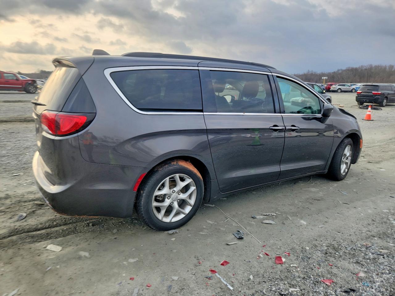 2019 CHRYSLER PACIFICA TOURING PLUS photo 3
