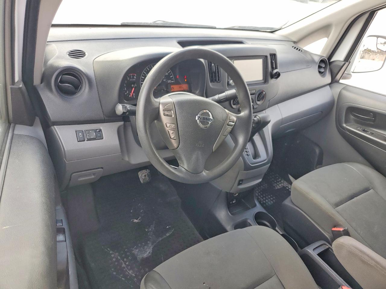 2020 NISSAN NV200 SV photo 8